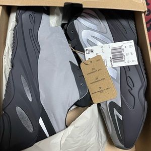 Yeezy 700